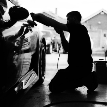 What is ‘Mopping’ a car? Machine polishing explained